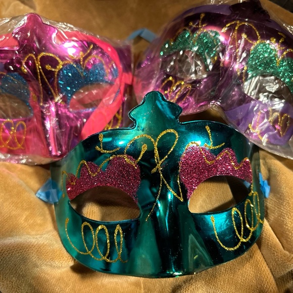 Mardi Gras mask brand new in the package. I have two styles - Picture 4 of 4
